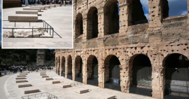 Romeâs Colosseum get a facelift that recreates ancient columns from 2,000 years ago